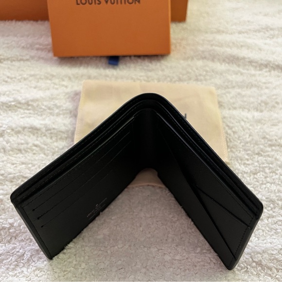 Authentic LOUIS VUITTON MULTIPLE WALLET M30295 TAIGA - Picture 3 of 12